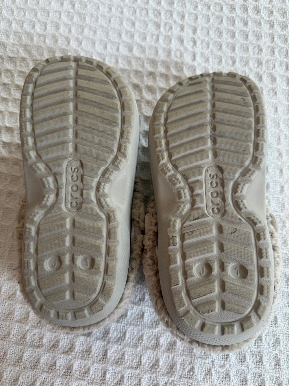 Kids Cozy Lined Crocs Clog - Beige